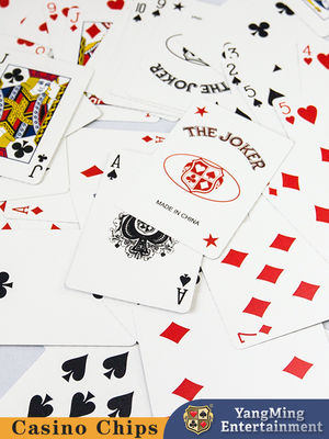 কাস্টমাইজড আমদানি করা কালো কোর প্লে কার্ড Baccarat Poker Table Game প্লে কার্ড